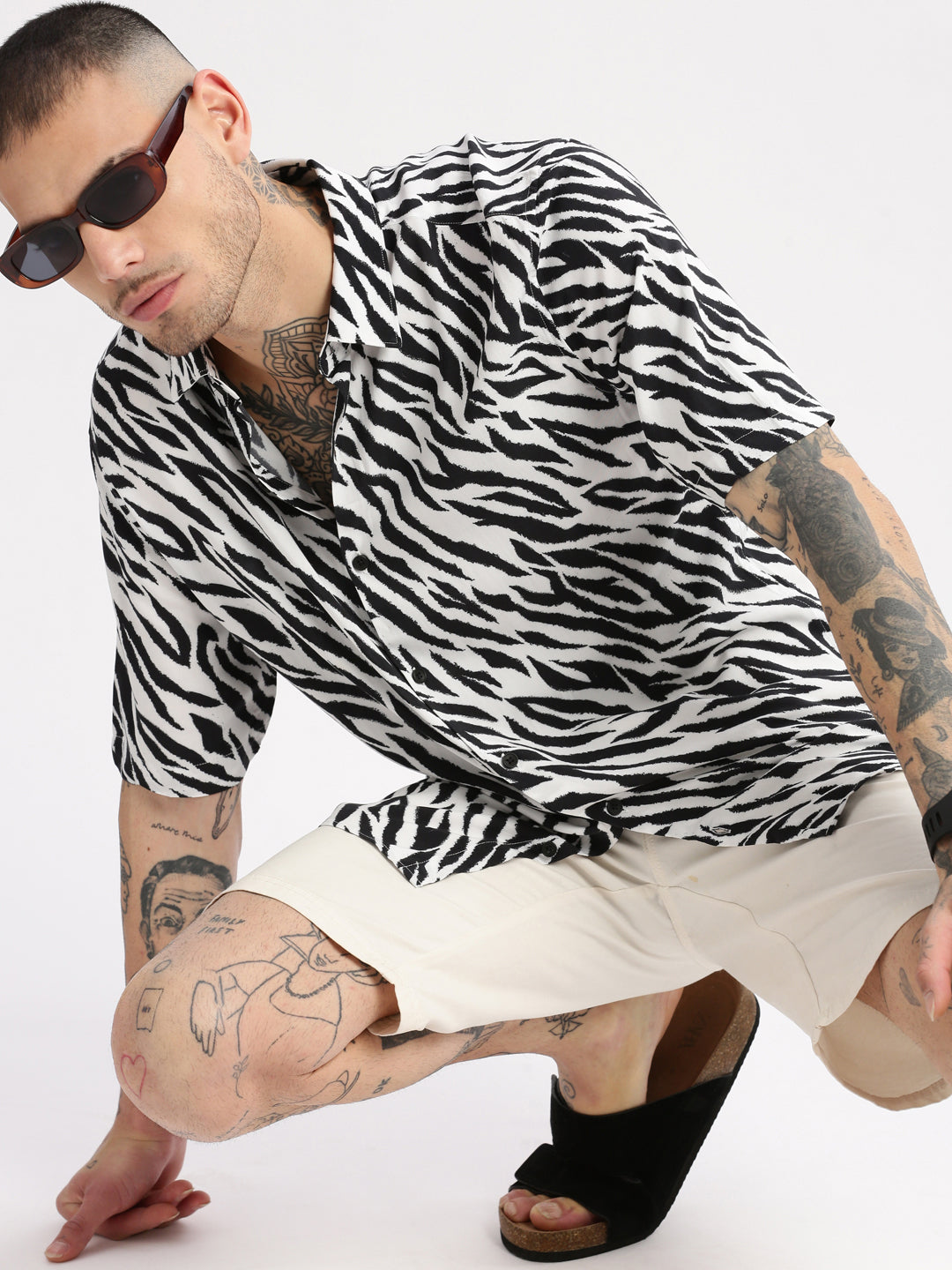 Men's White Smart Slim Fit Abstract Printed Cotton Shirt