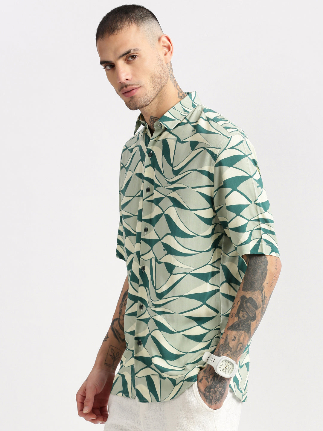 Men's Green Smart Slim Fit Abstract Printed Spread Collar Cotton Casual Shirt