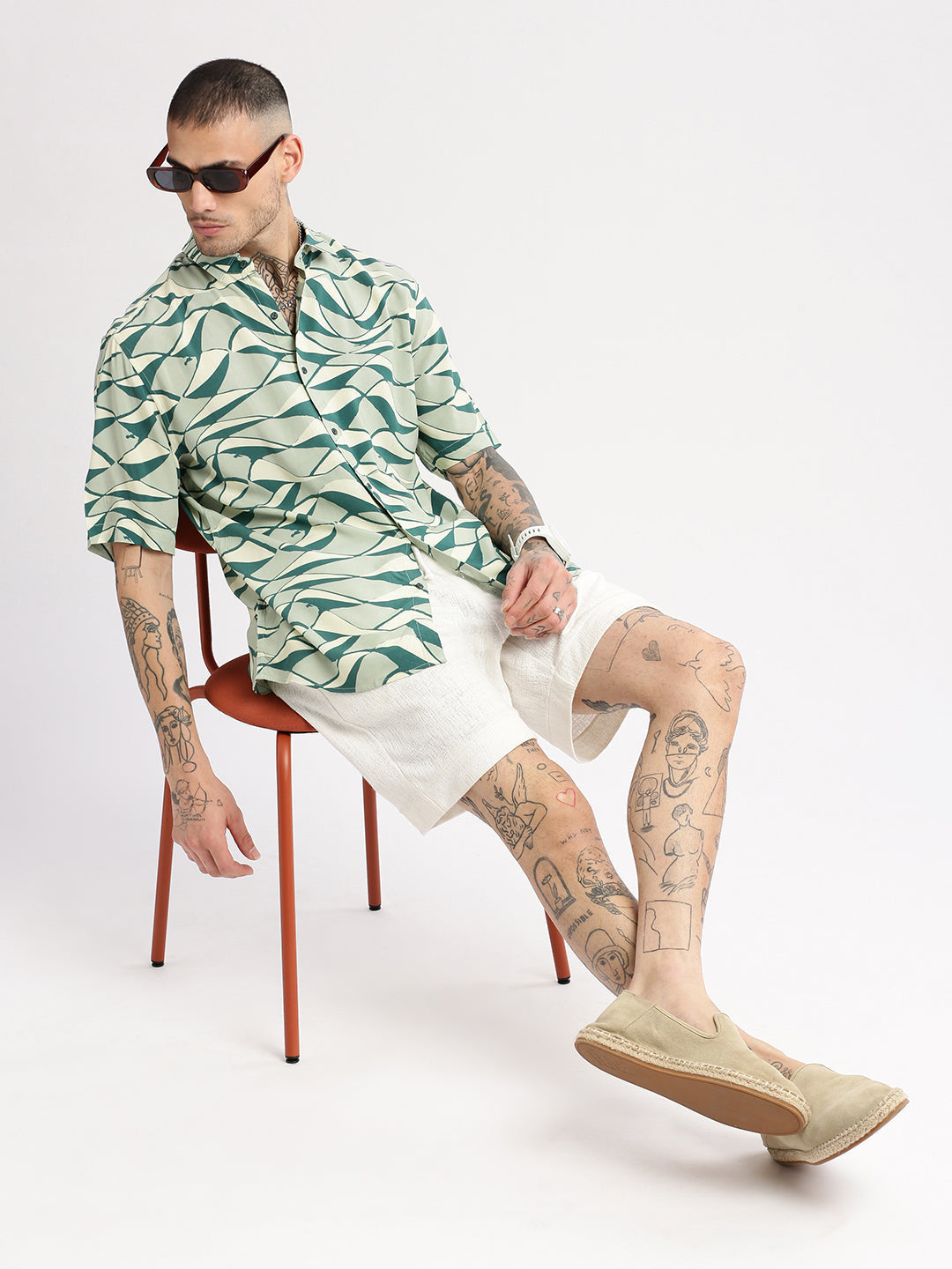 Men's Green Smart Slim Fit Abstract Printed Spread Collar Cotton Casual Shirt