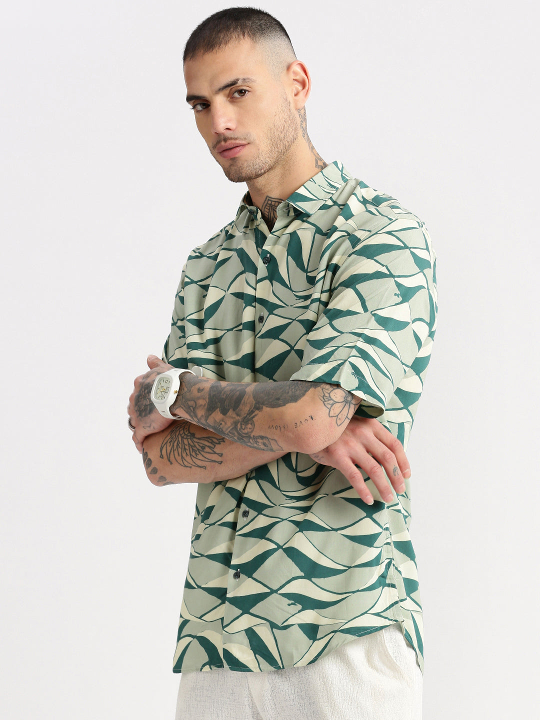 Men's Green Smart Slim Fit Abstract Printed Spread Collar Cotton Casual Shirt