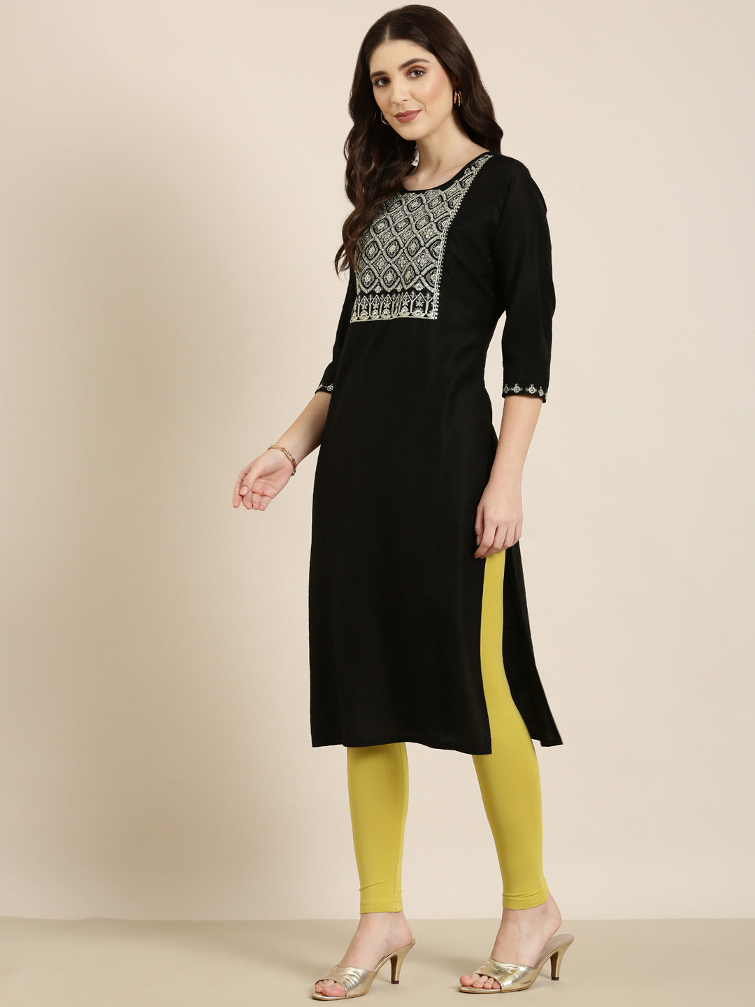 Women Black Solid Straight Kurta