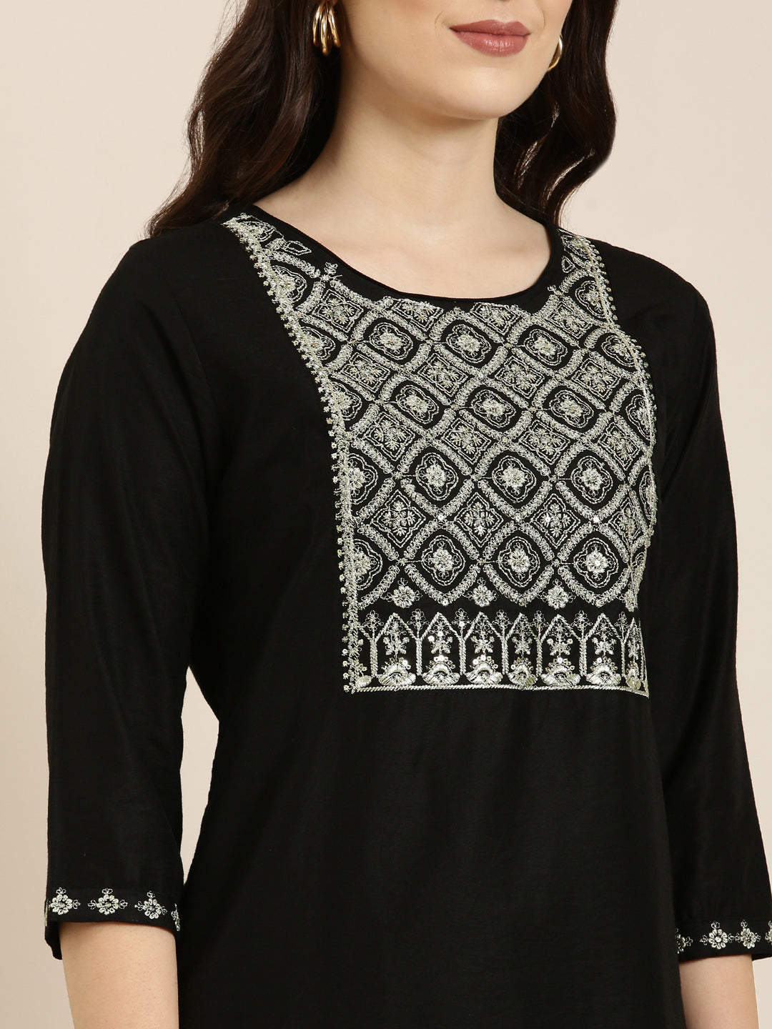 Women Black Solid Straight Kurta