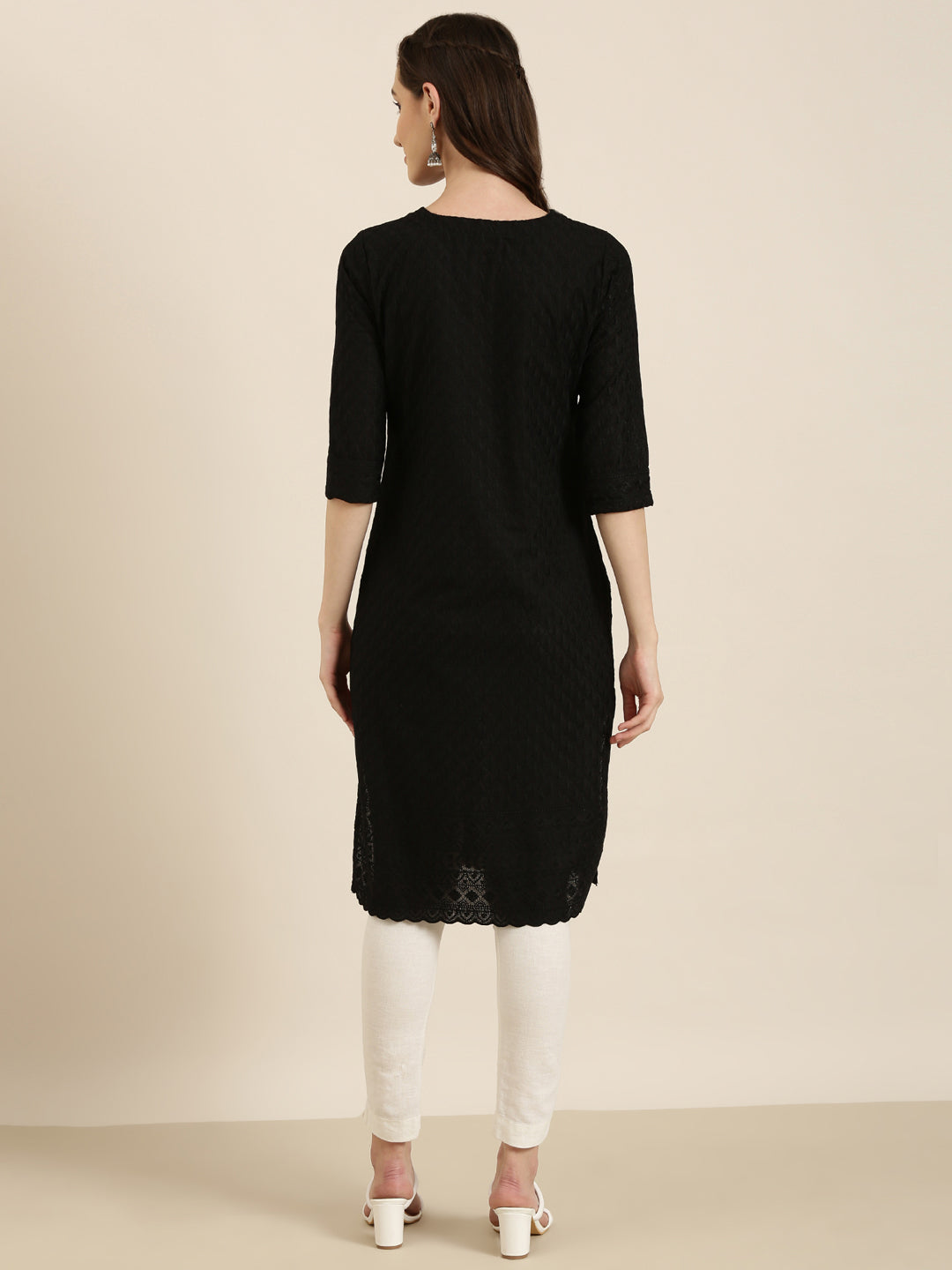 Women Black Solid Straight Kurta