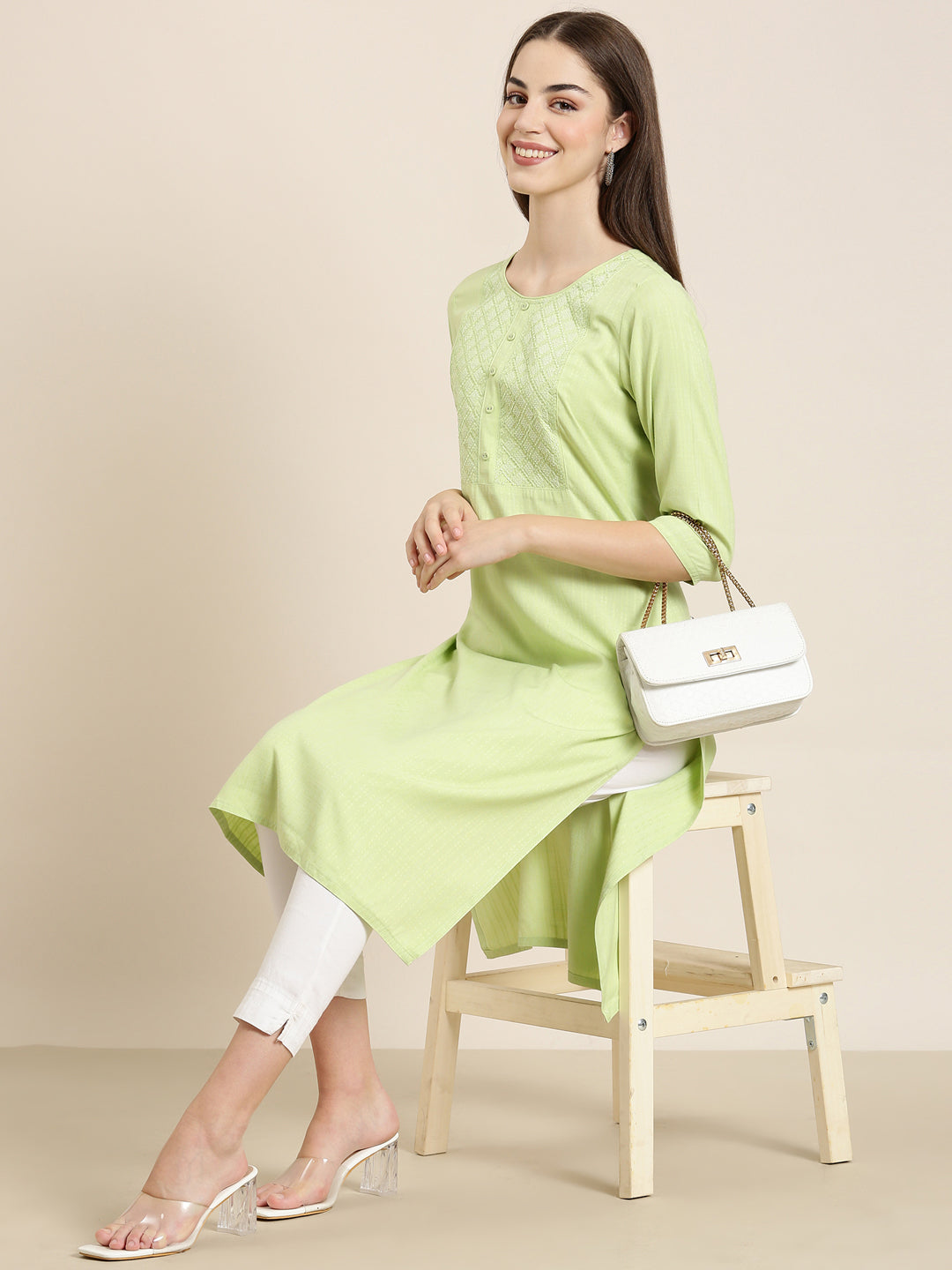 Women Green Solid Straight Kurta