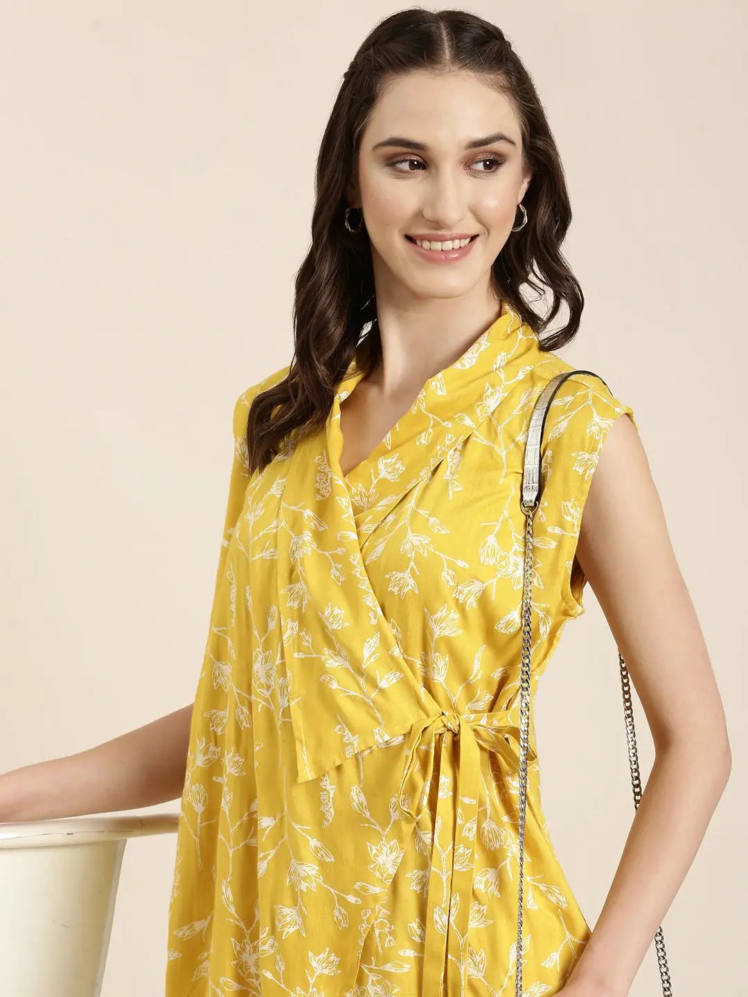 Women's Yellow Floral Straight Kurti