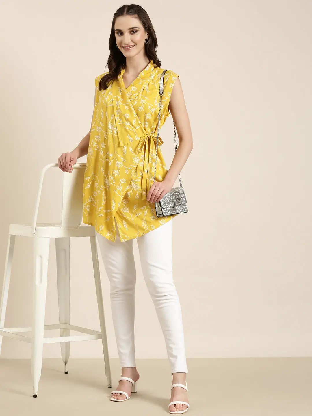 Women's Yellow Floral Straight Kurti