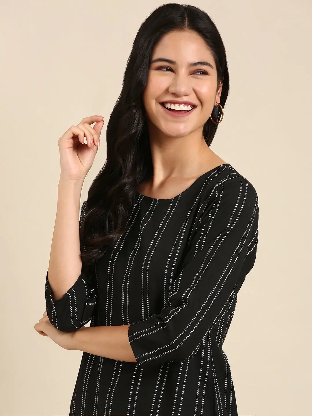 Women's Black Solid Straight Kurta
