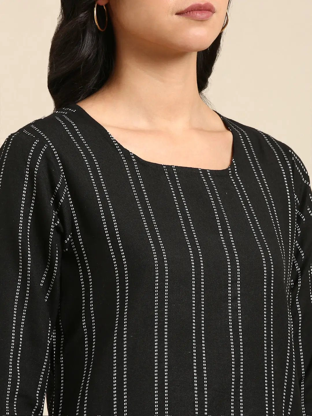 Women's Black Solid Straight Kurta