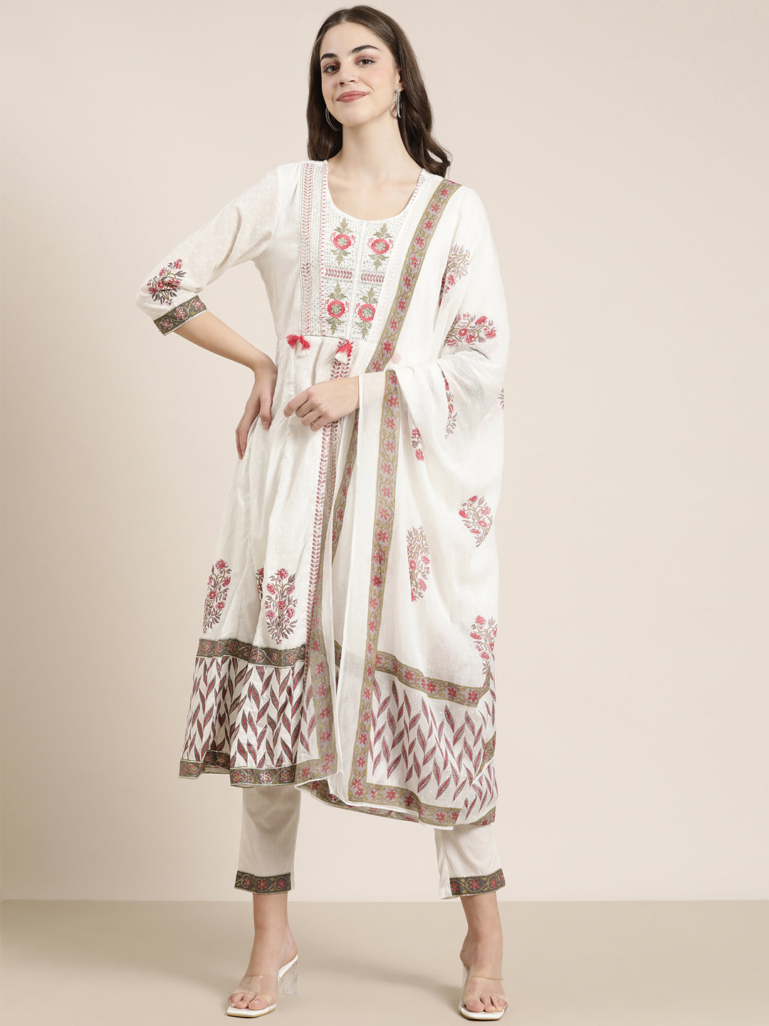 Women Off White Floral Kurta Set