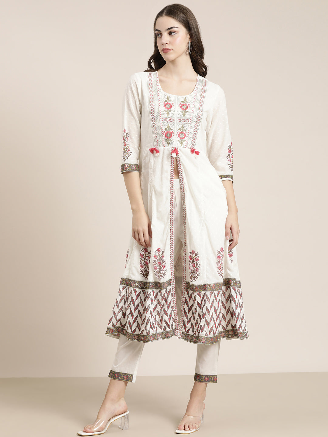 Women Off White Floral Kurta Set