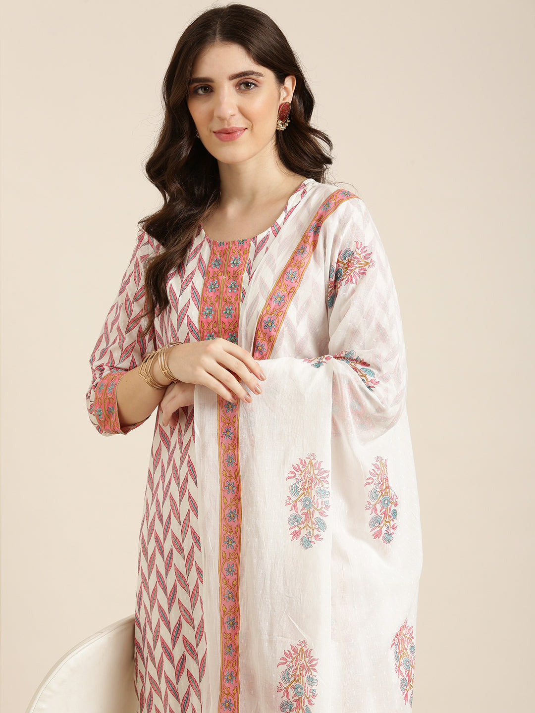 Women Off White Floral Kurta Set