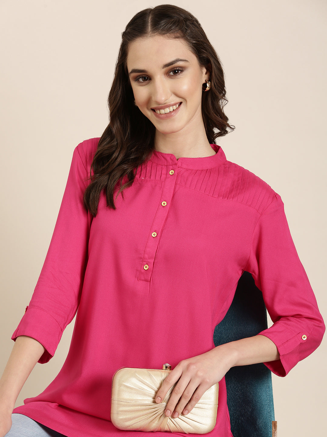 Women Fuchsia Solid Straight Kurti