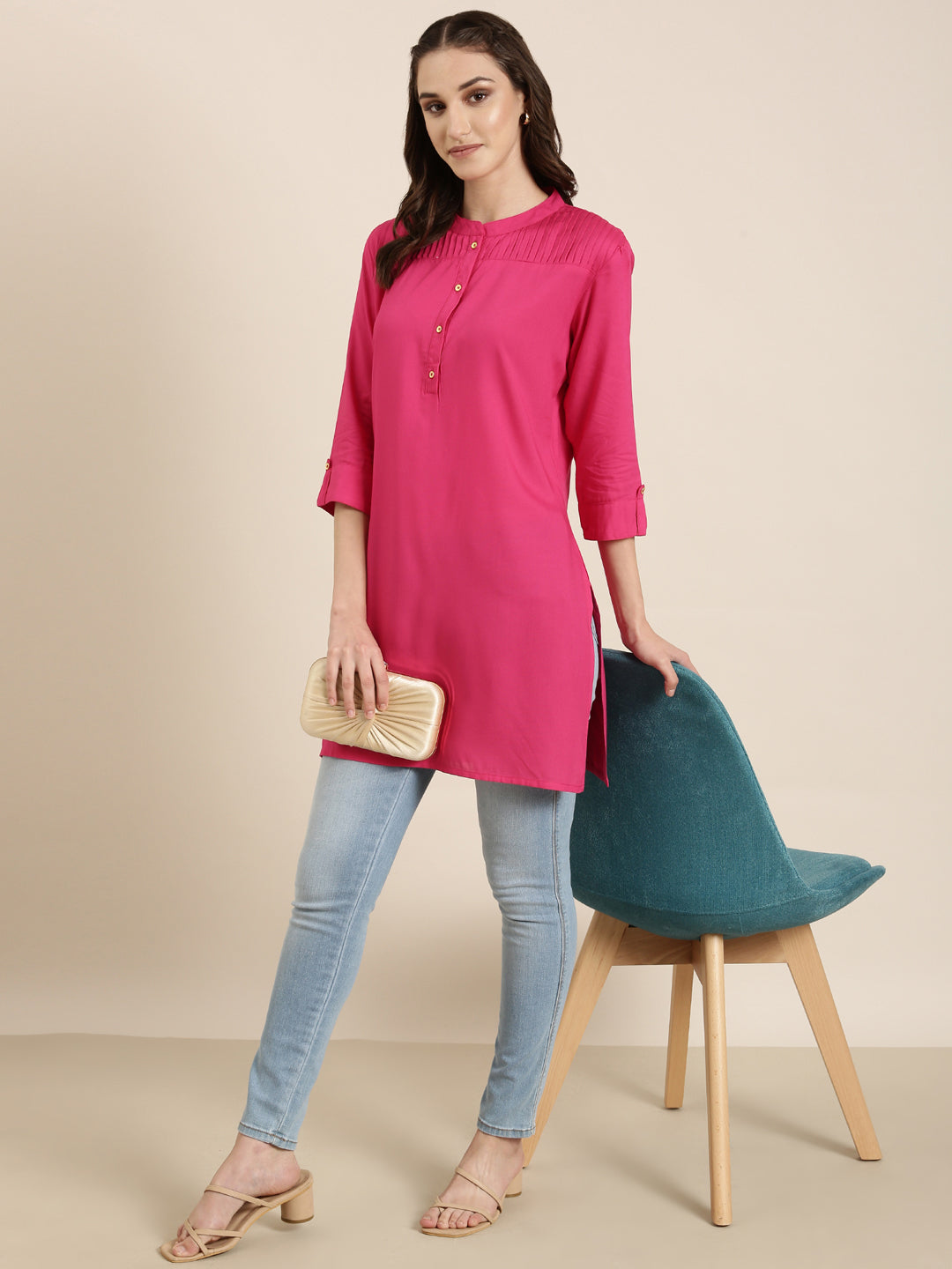 Women Fuchsia Solid Straight Kurti