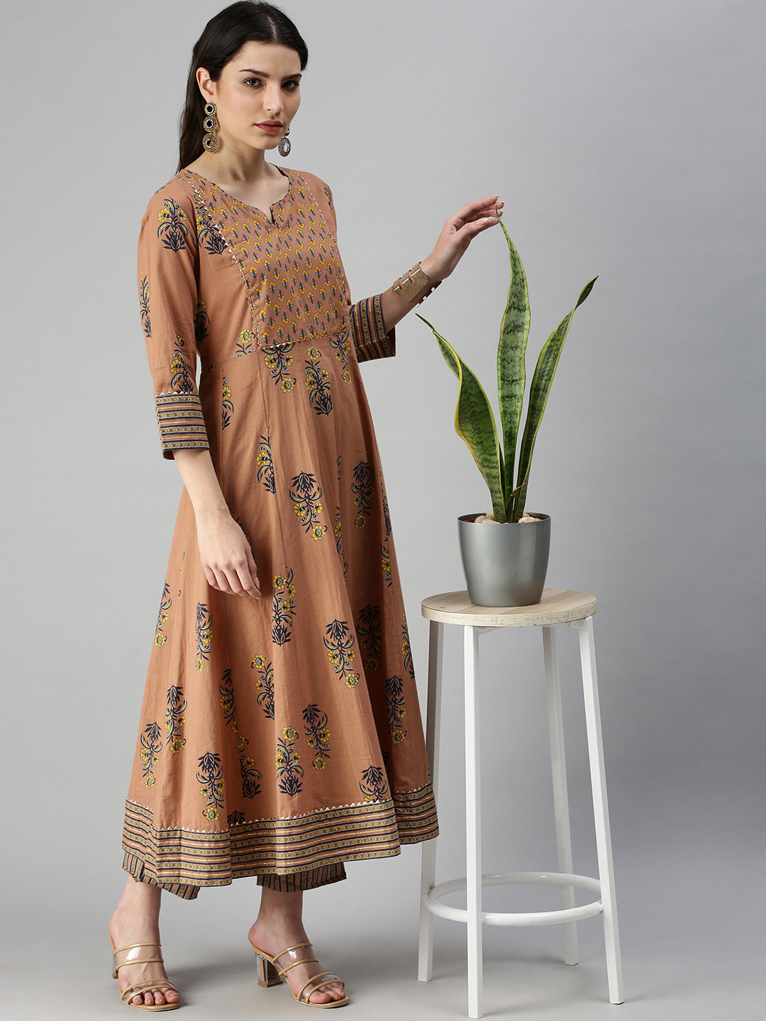 Women's Brown Printed Kurta Sets