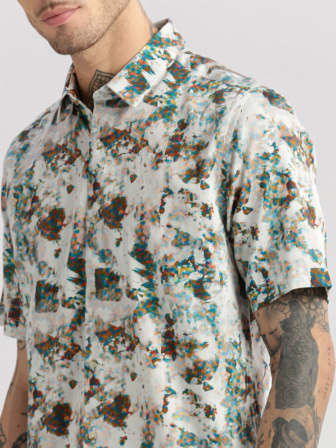 Men's White Smart Slim Fit Abstract Printed Cotton Casual Shirt