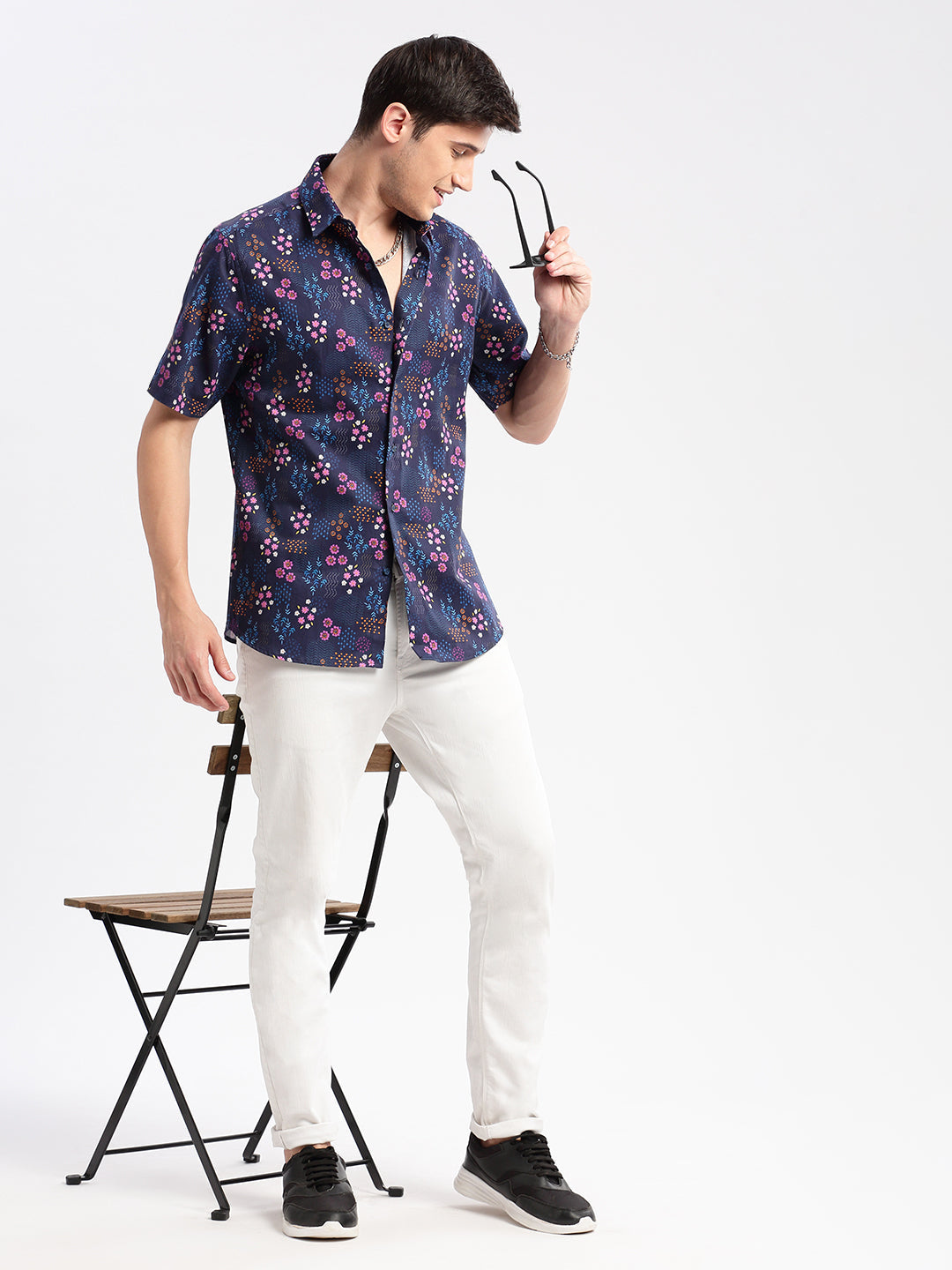 Men's Navy Blue Smart Slim Fit Floral Printed Twill Weave Cotton Casual Shirt