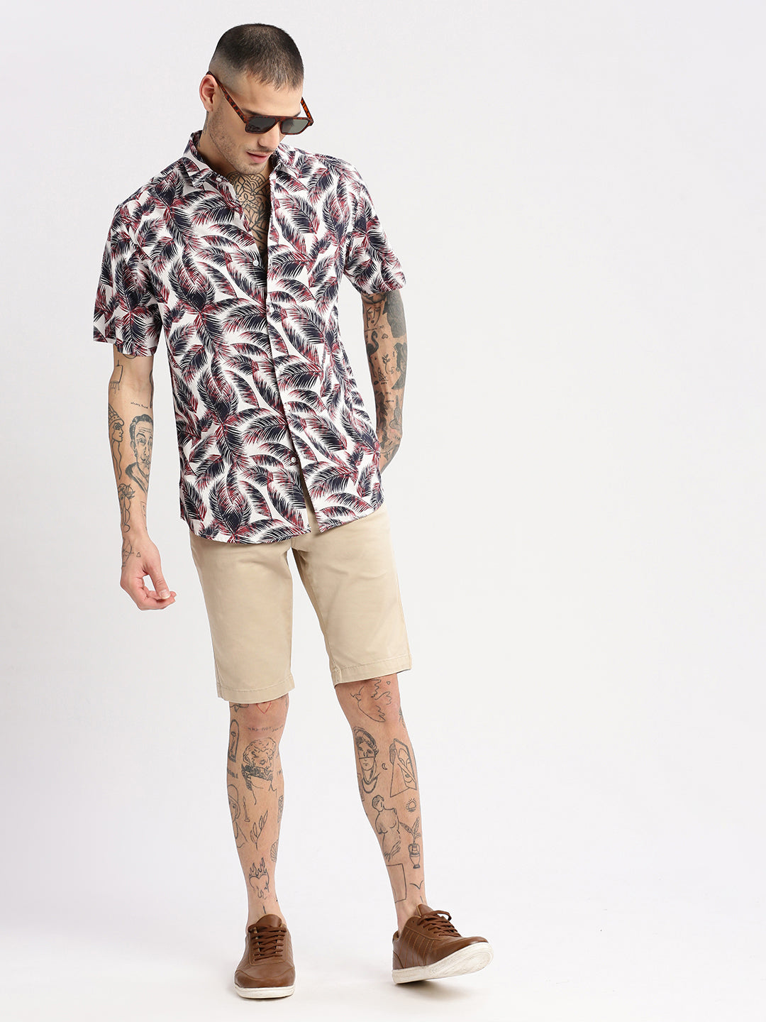 Men's Brown Standard Slim Fit Tropical Printed Cotton Casual Shirt
