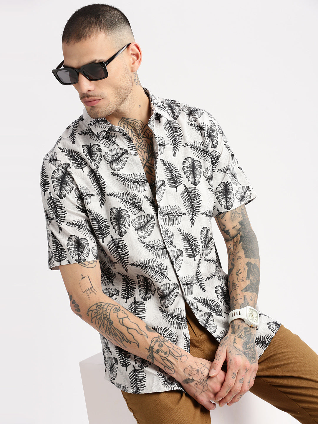 Men's Grey Smart Slim Fit Tropical Printed Cotton Casual Shirt