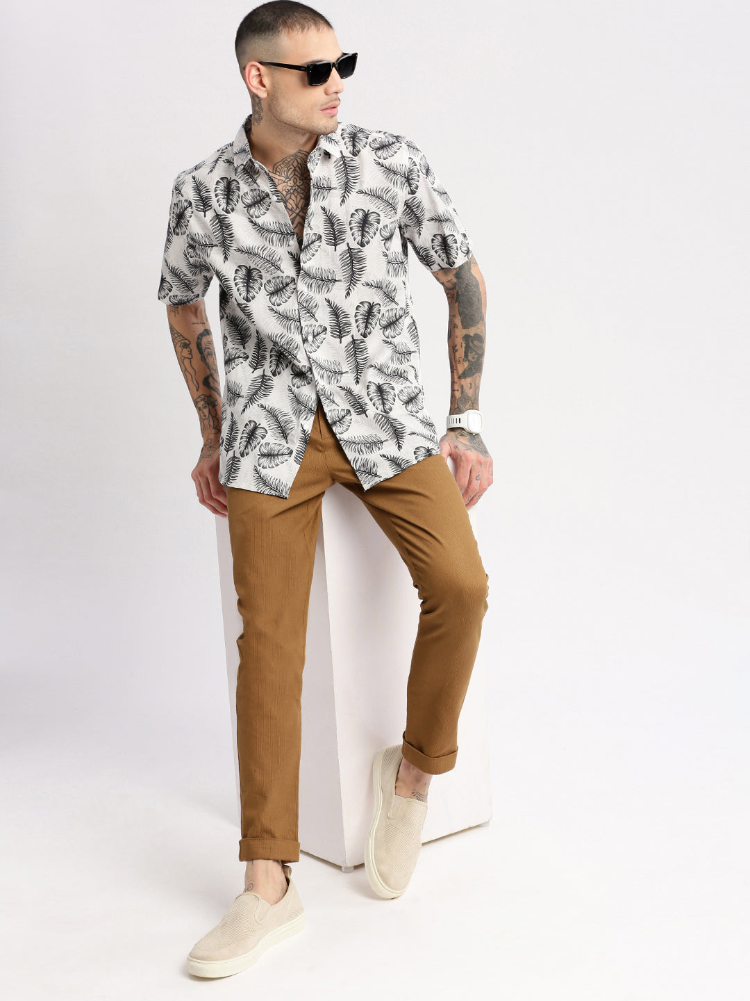 Men's Grey Smart Slim Fit Tropical Printed Cotton Casual Shirt