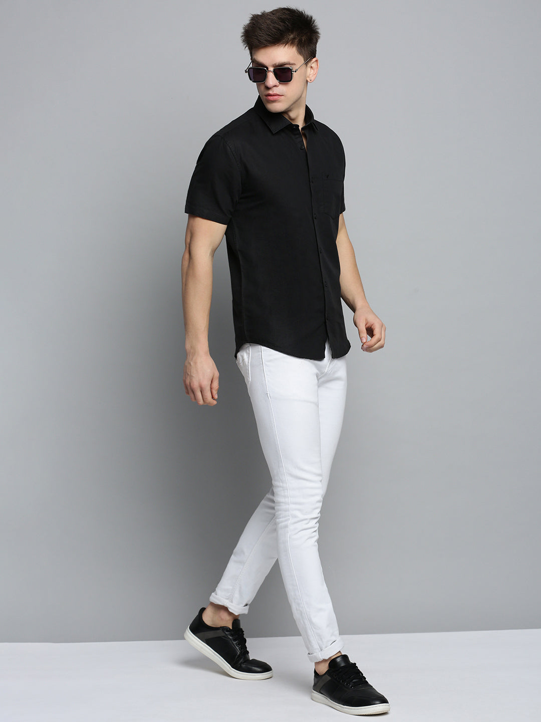 Men's Black Solid Casual Shirt