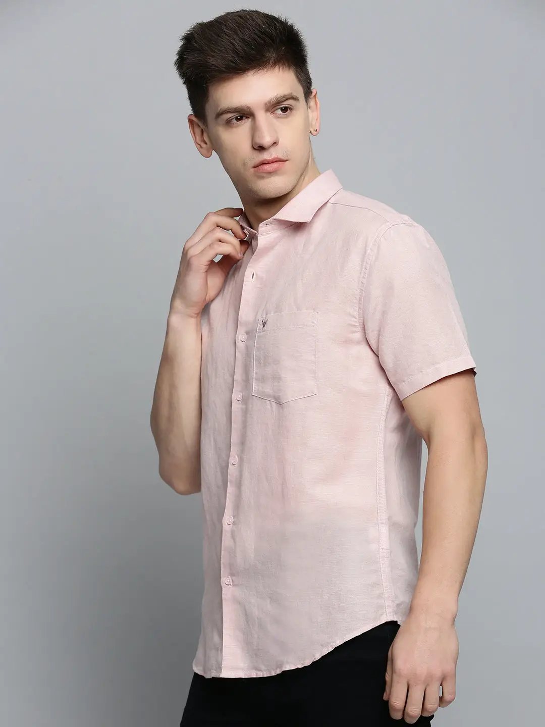 Men's Pink Solid Casual Shirt