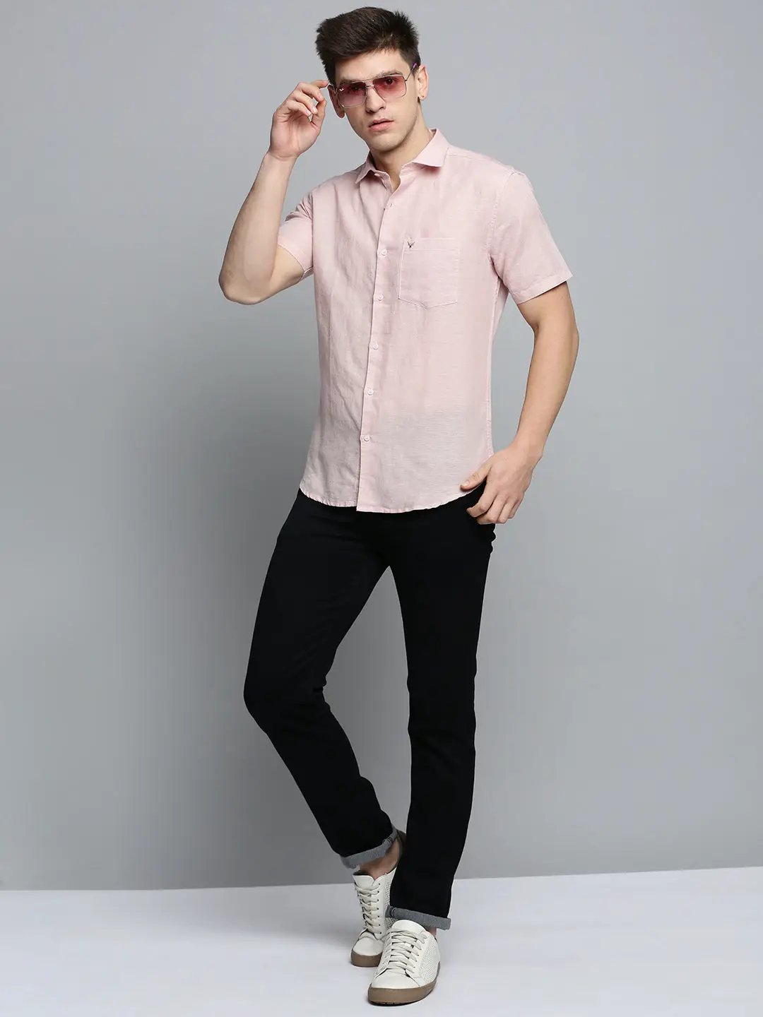 Men's Pink Solid Casual Shirt