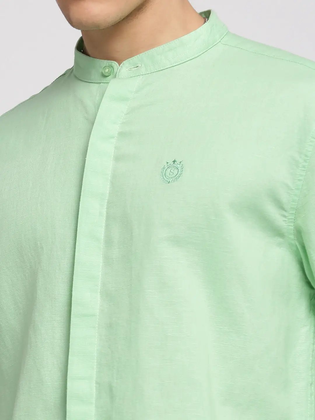 Men's Green Mandarin Collar Solid Shirt