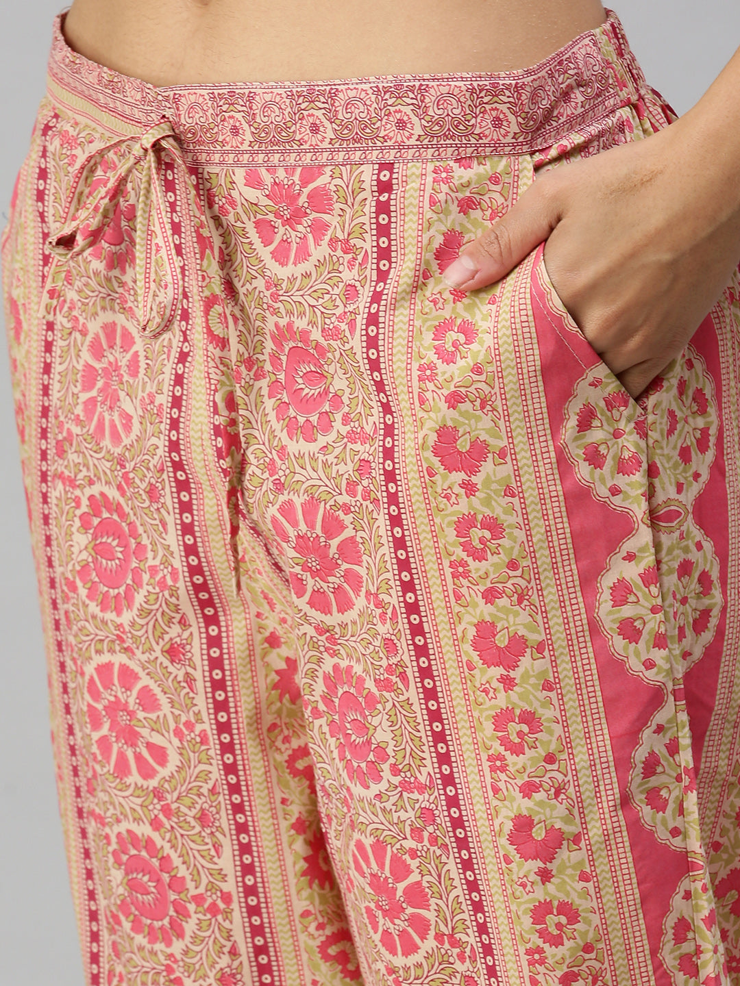 Women's Pink Printed Kurta Sets