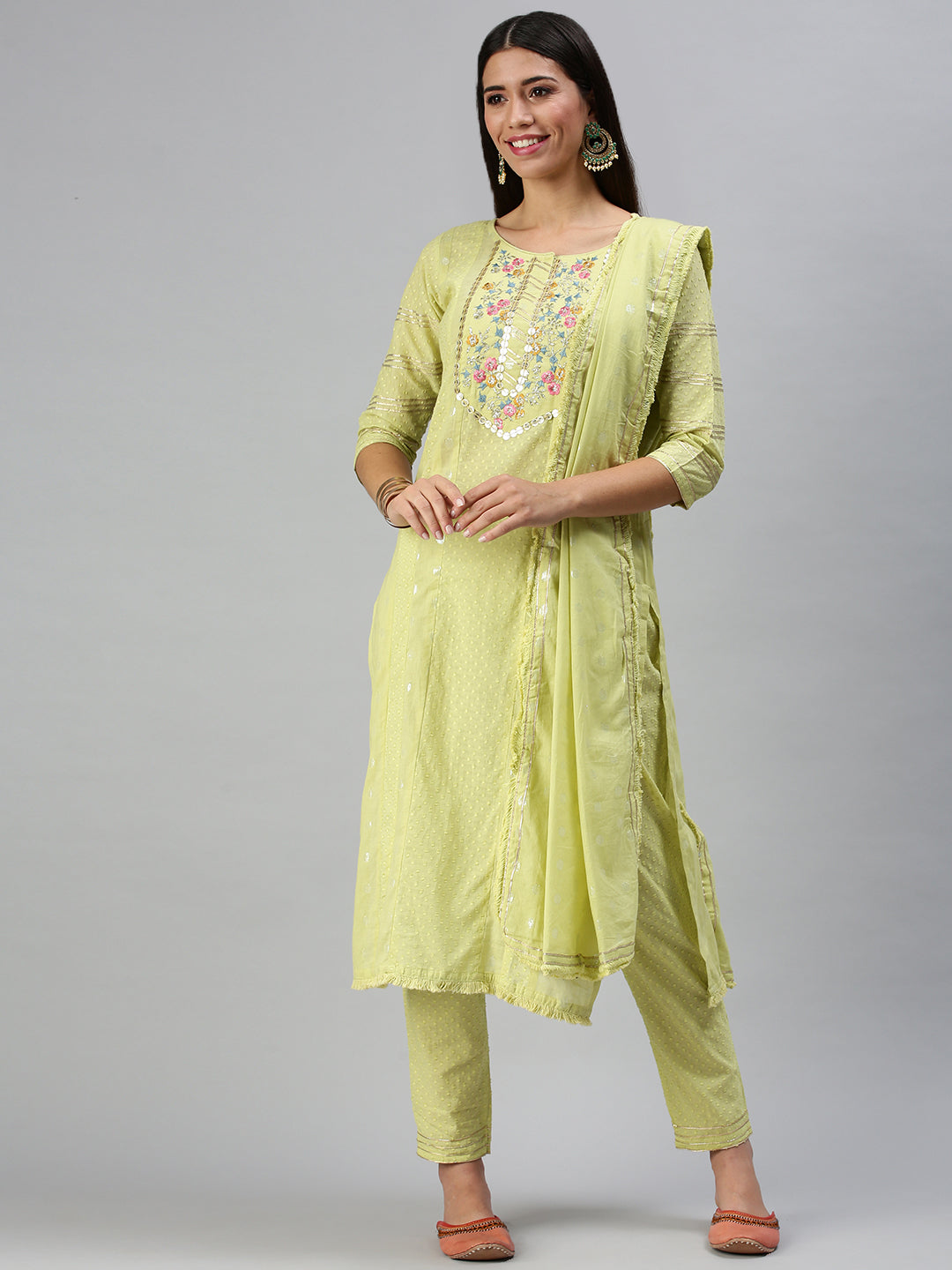 Women's Green Floral Sequinned Kurta Set With Dupatta