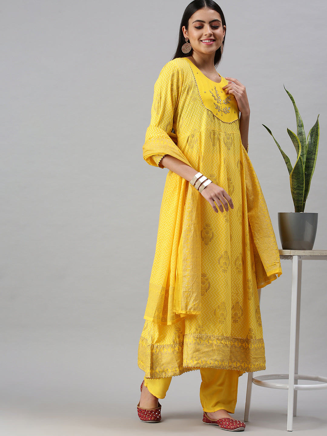 Women's Yellow Printed Kurta Sets