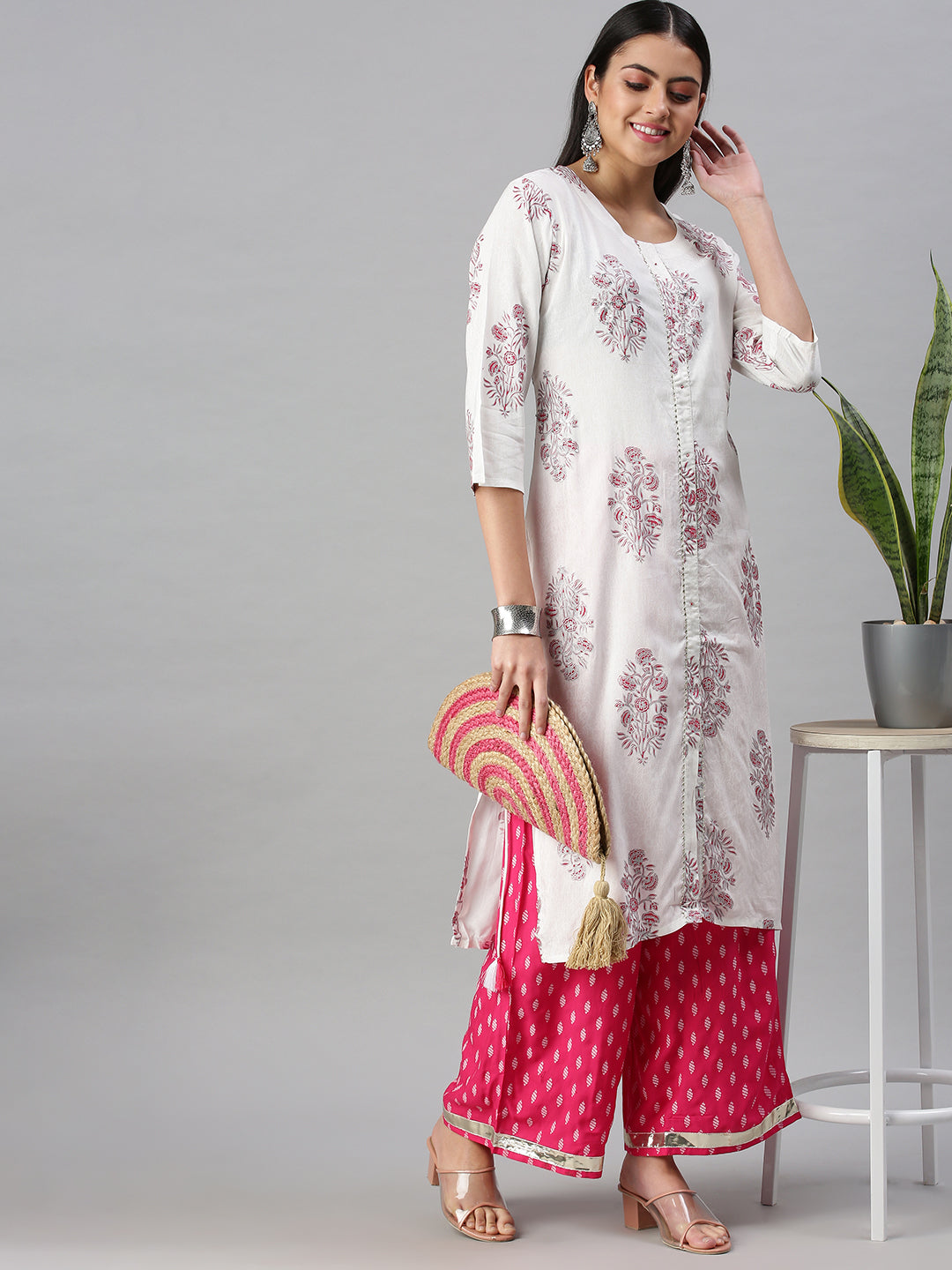 Women's White & Pink Printed Kurta Sets