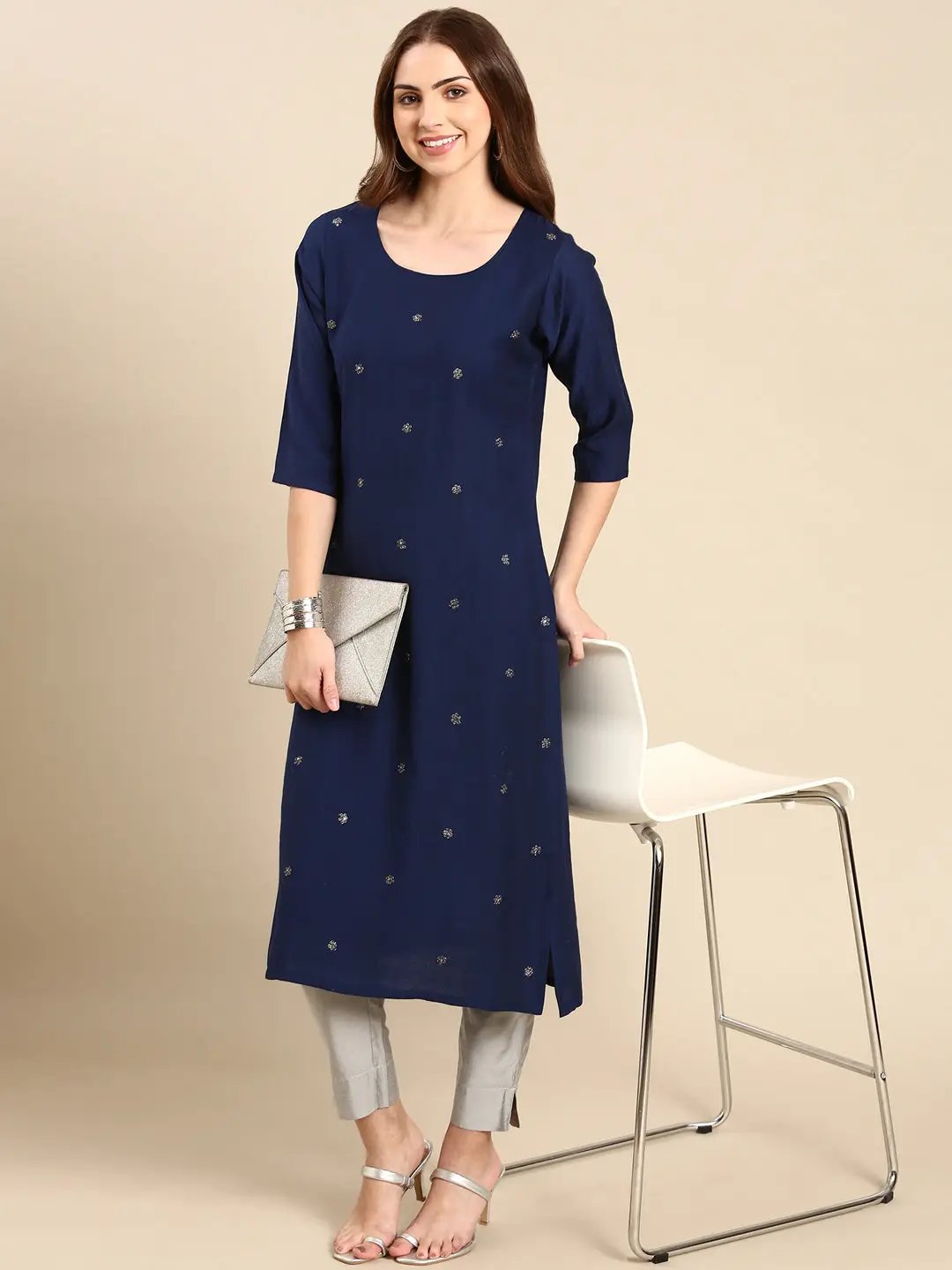 Women's Navy Blue Solid Straight Kurta