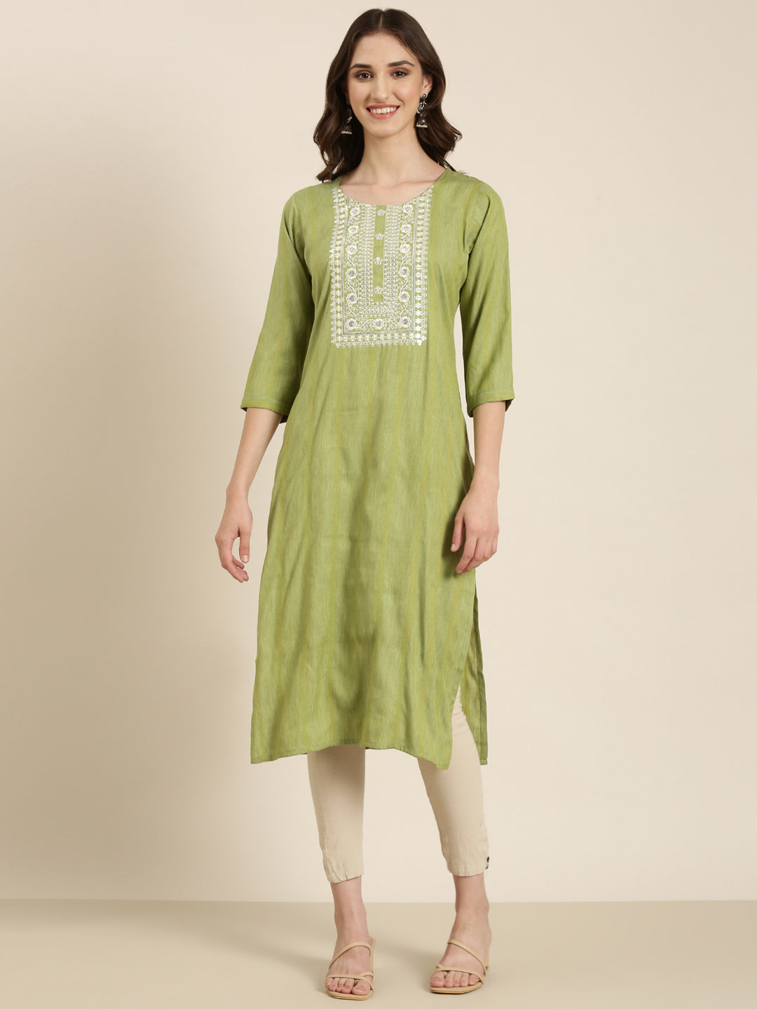 Women Green Solid Straight Kurta