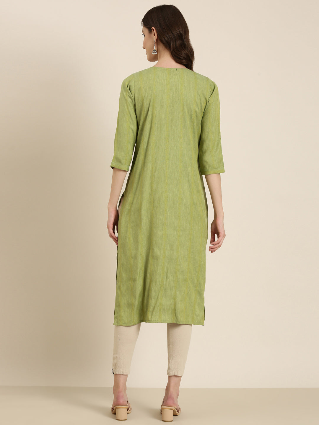 Women Green Solid Straight Kurta