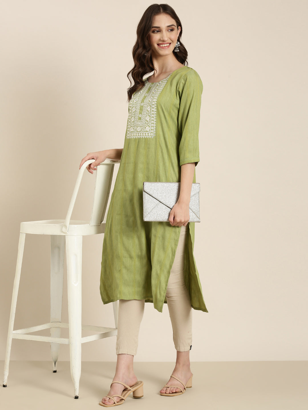 Women Green Solid Straight Kurta