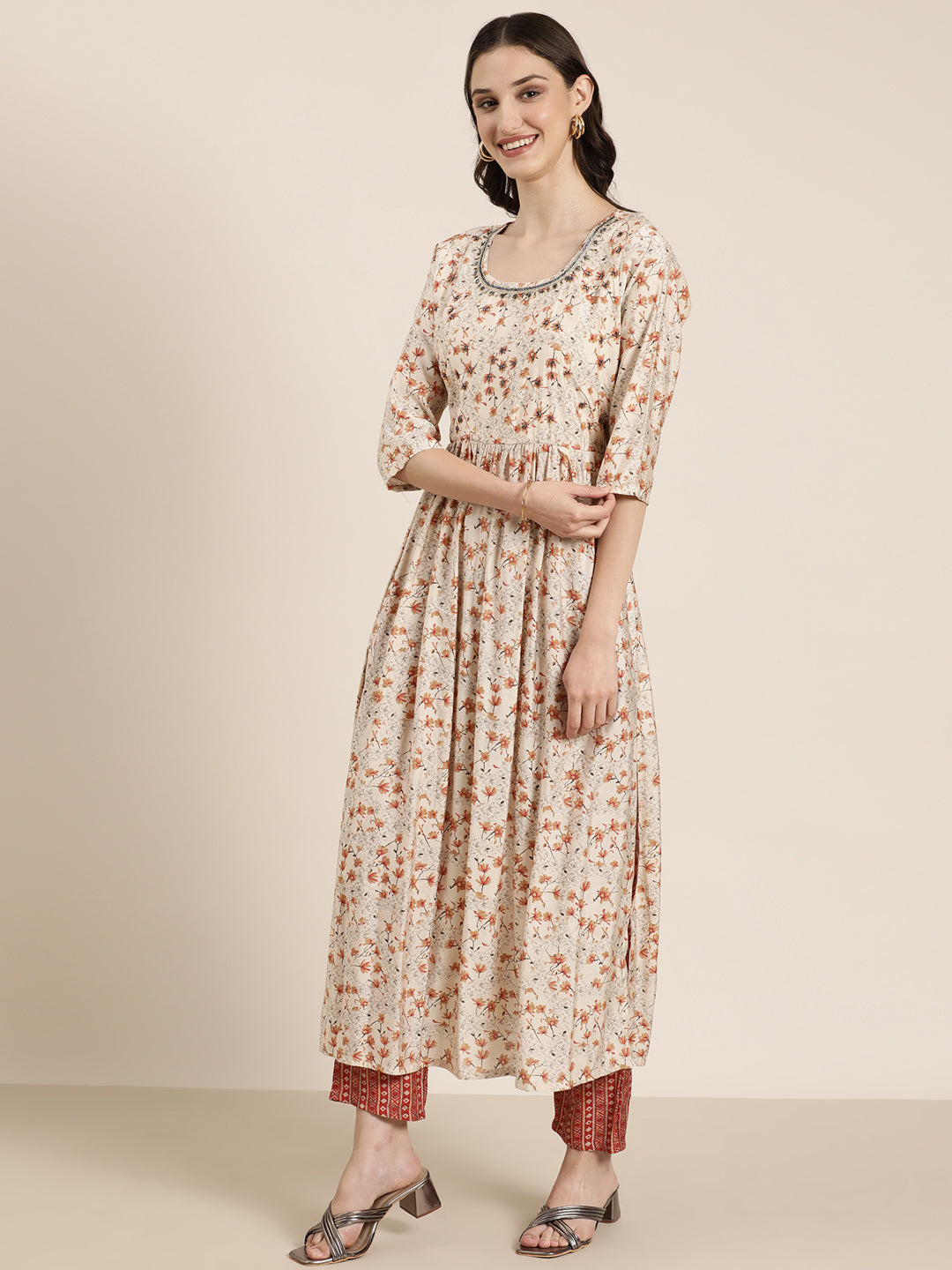 Women Cream Floral Kurta Set