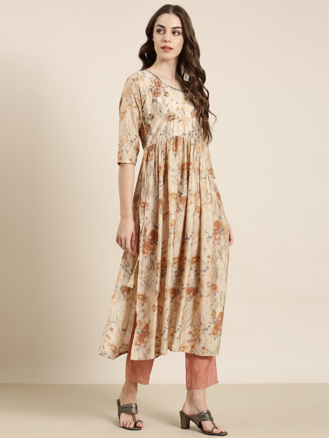 Women Beige Floral Kurta Set