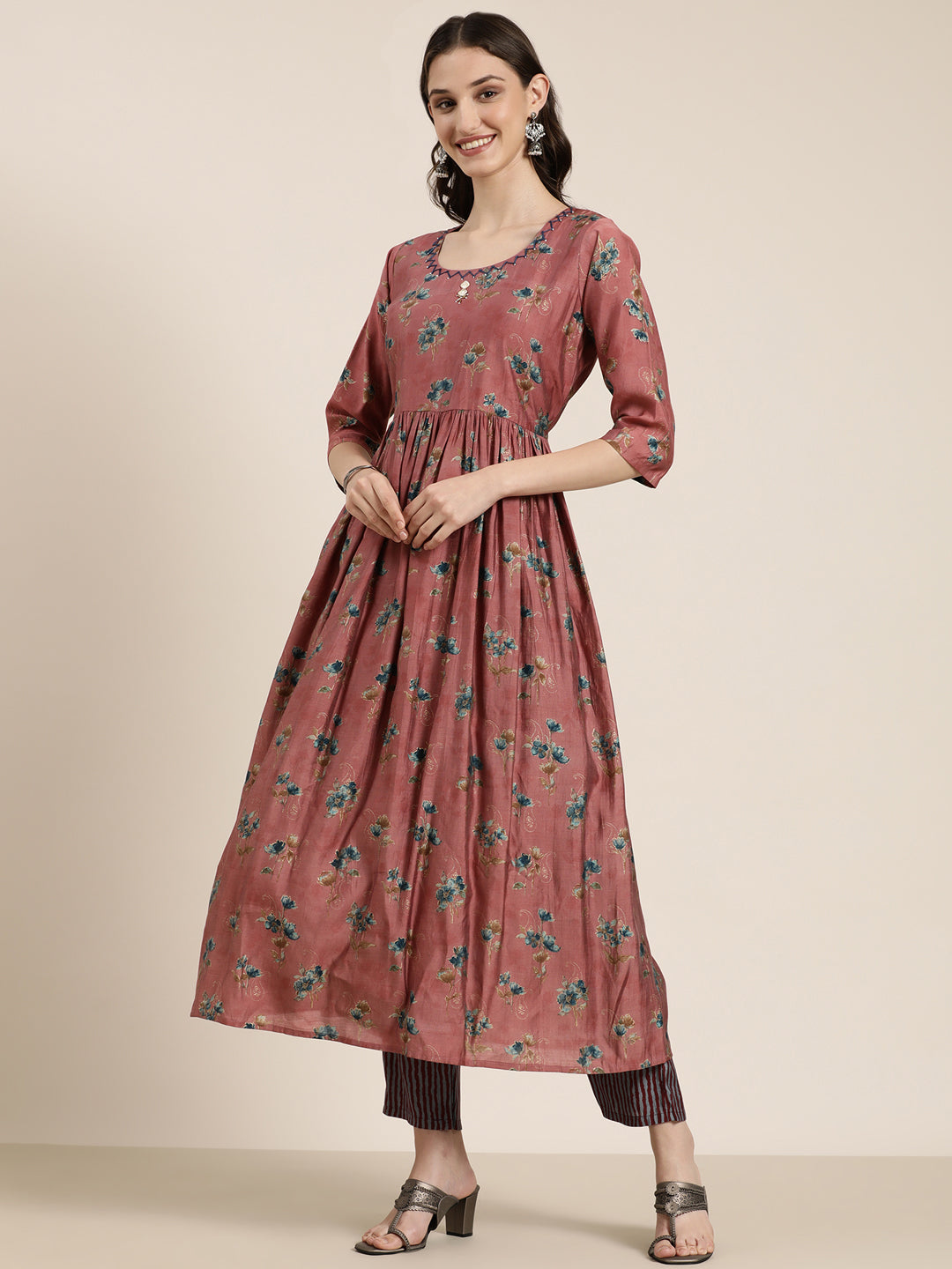 Women Mauve Floral Kurta Set