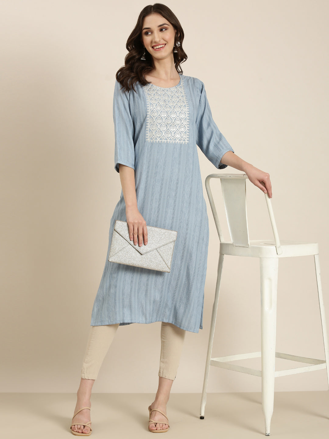 Women Blue Solid Straight Kurta