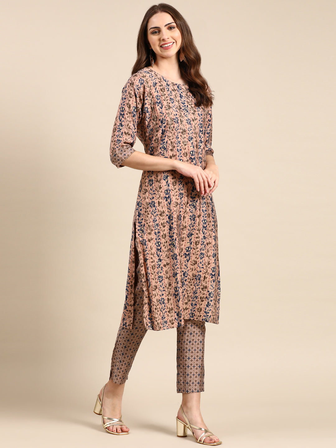 Women's Peach Floral Printed Beads and Stones Kurta Set