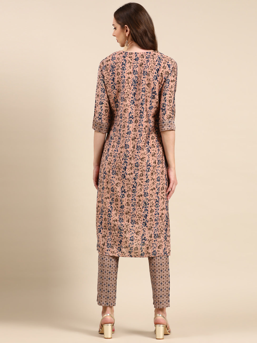 Women's Peach Floral Printed Beads and Stones Kurta Set