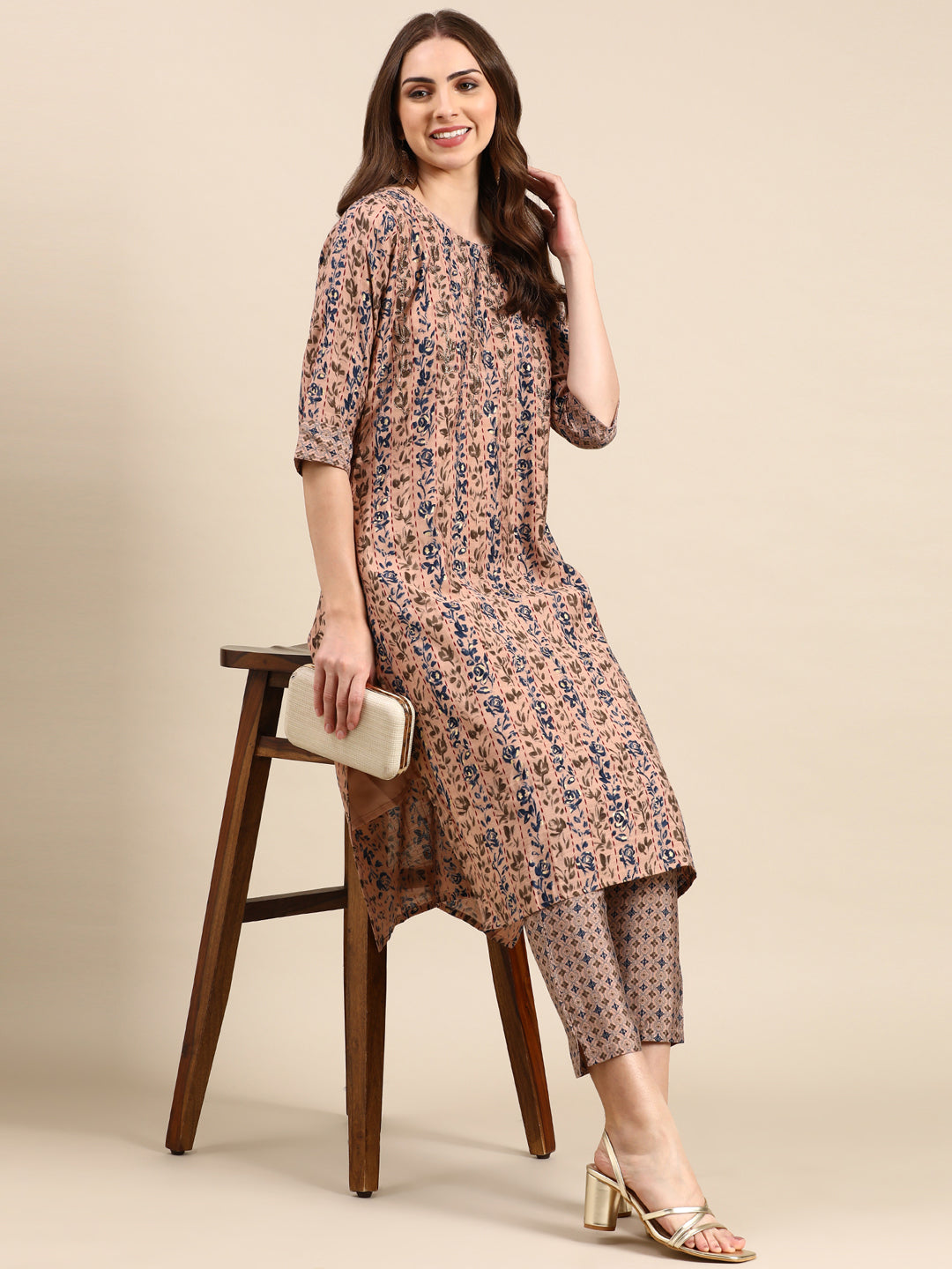 Women's Peach Floral Printed Beads and Stones Kurta Set