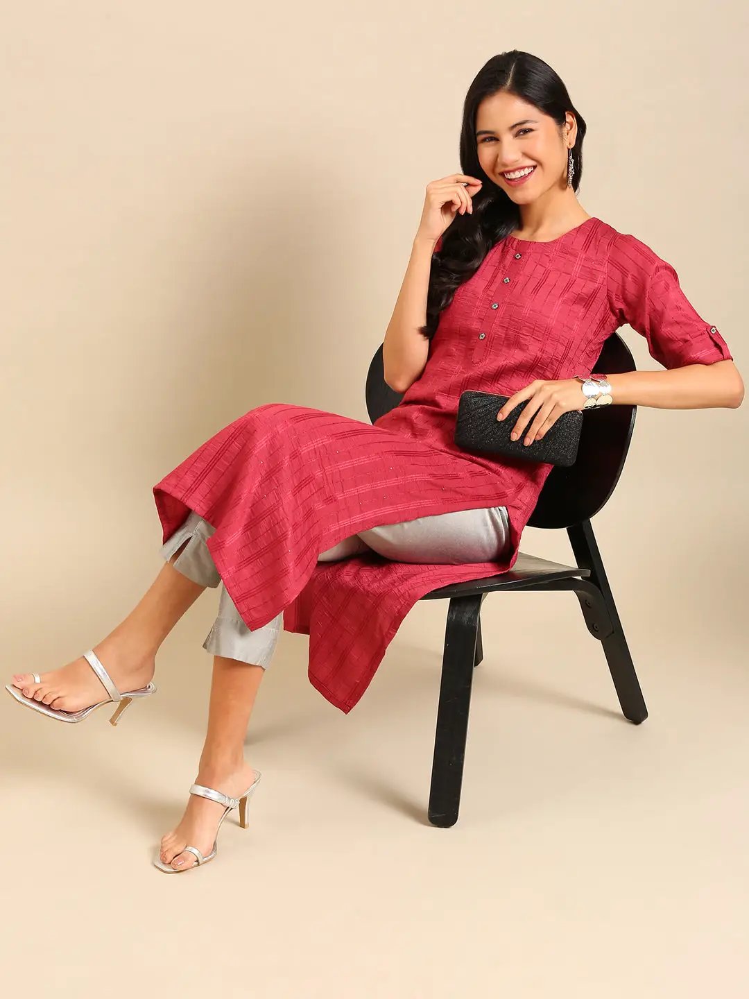 Women's Magenta Embellished Straight Kurta