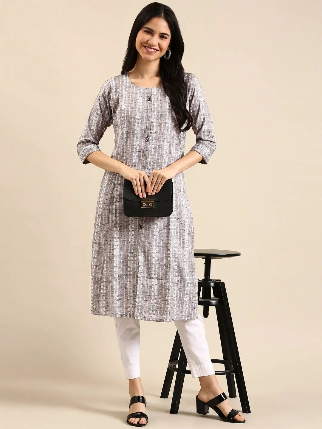 Women's Grey Solid Straight Kurta