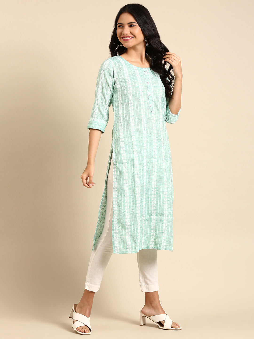 Women's Green Solid Straight Kurta