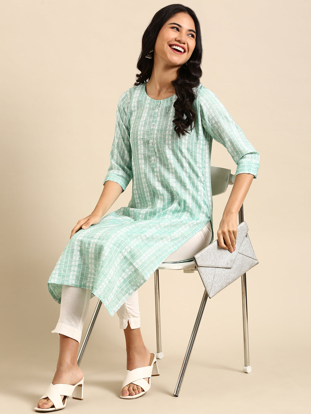 Women's Green Solid Straight Kurta