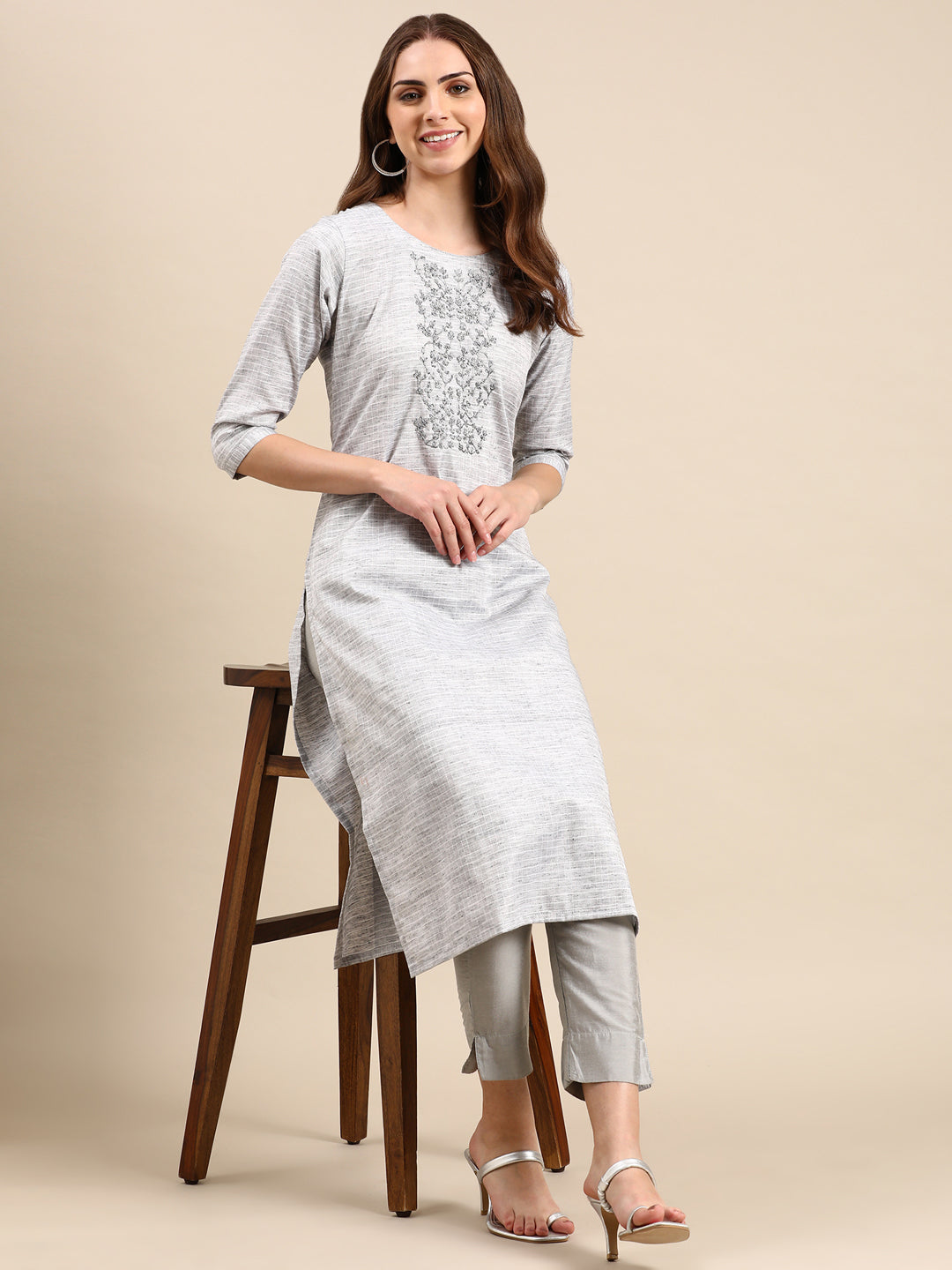 Women's Grey Solid Straight Kurta