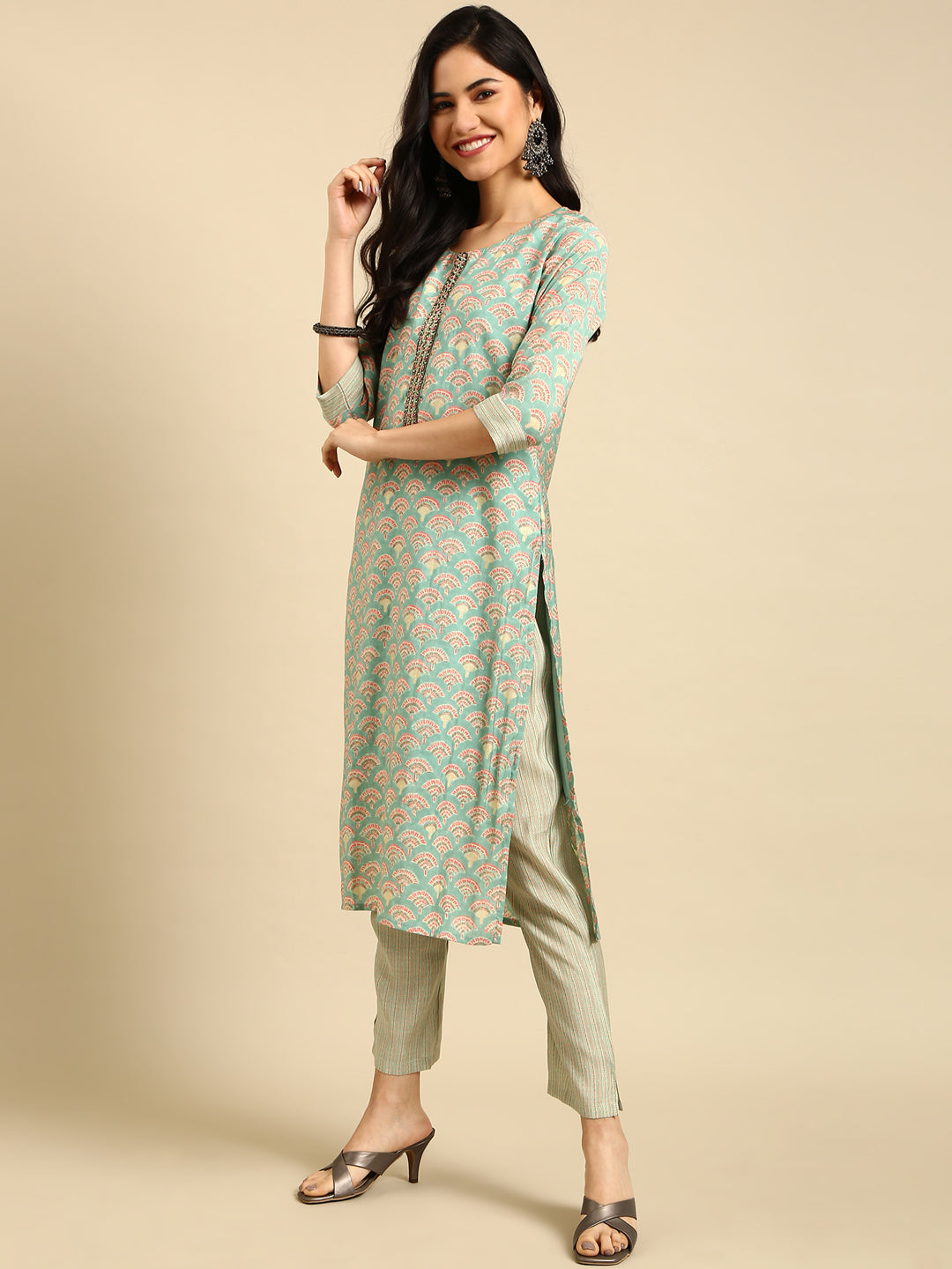 Women's Sea Green Ethnic Motifs Printed Beads and Stones Kurta Set