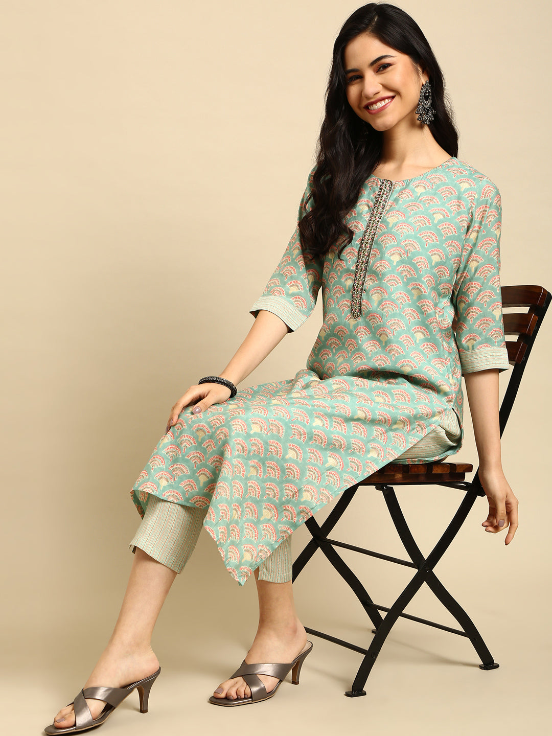 Women's Sea Green Ethnic Motifs Printed Beads and Stones Kurta Set