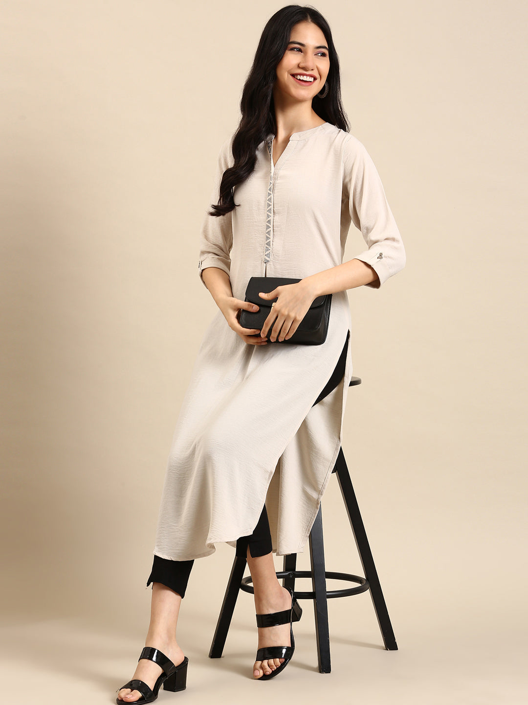 Women's White Solid Straight Kurta